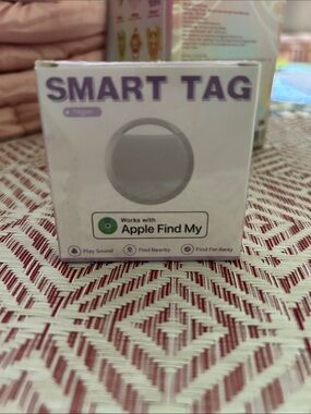 Smart Bluetooth Tracker Tag, Works with Apple Find My APP - Gray